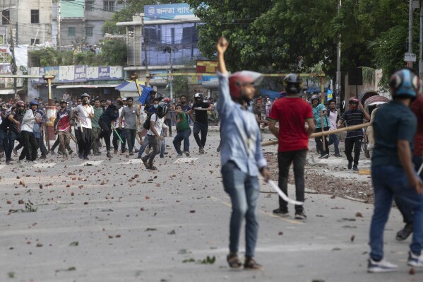 5 killed and dozens injured in Bangladesh in violent clashes over government jobs quota