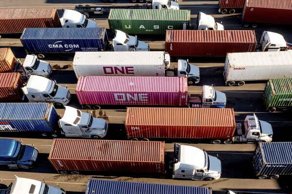 EPA awards $135 million to California to phase out big diesel trucks